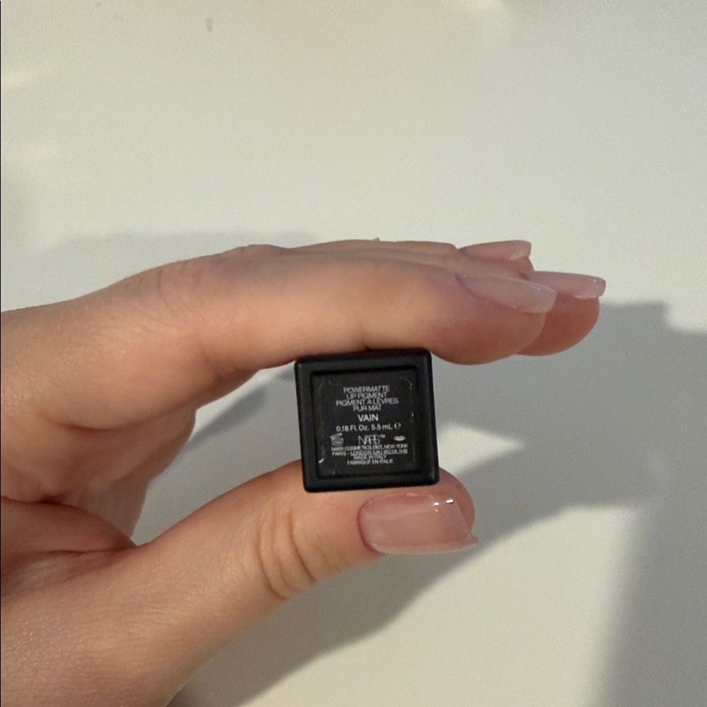Nars - Picture 2 of 3